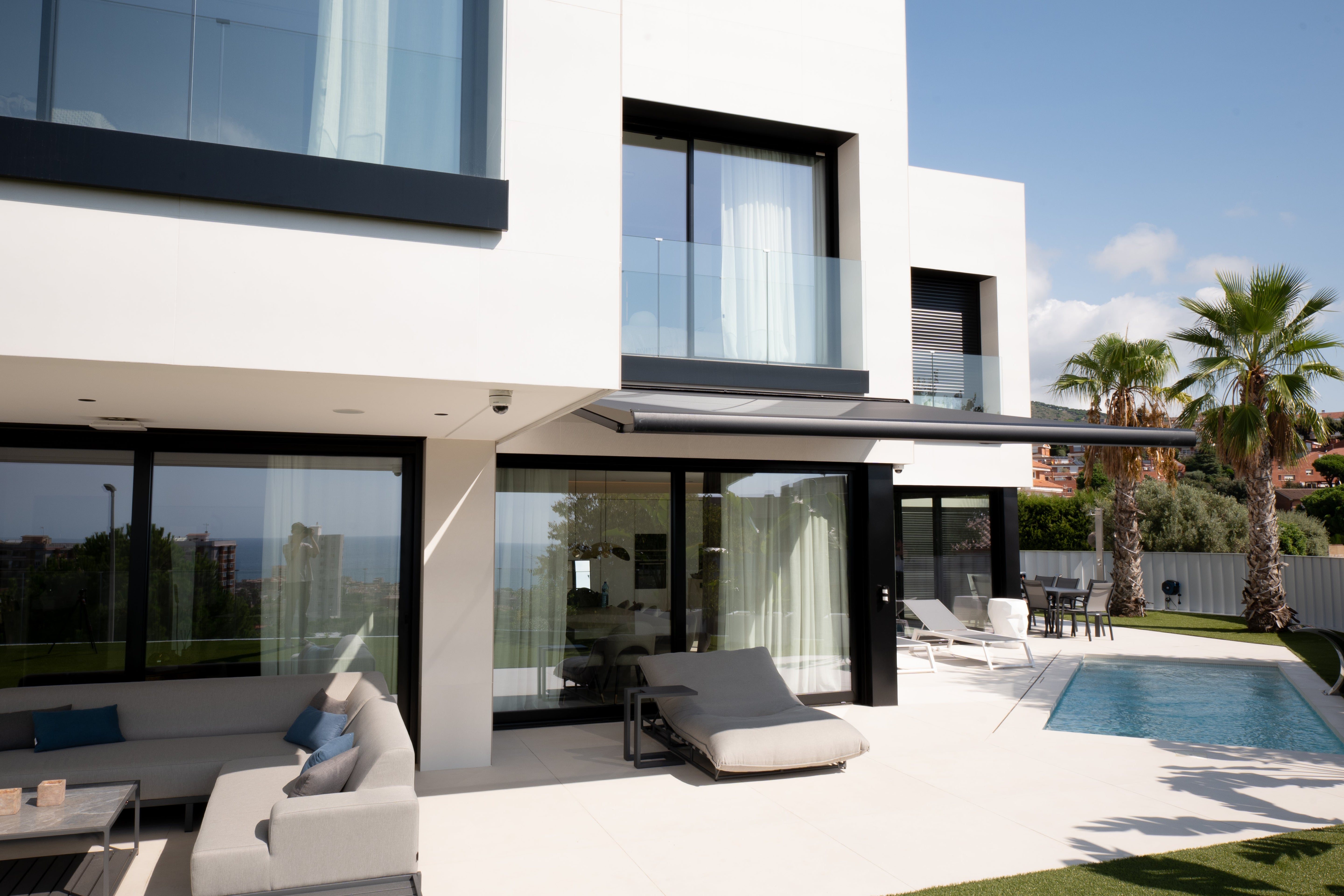 instalación de toldo tipo cofre