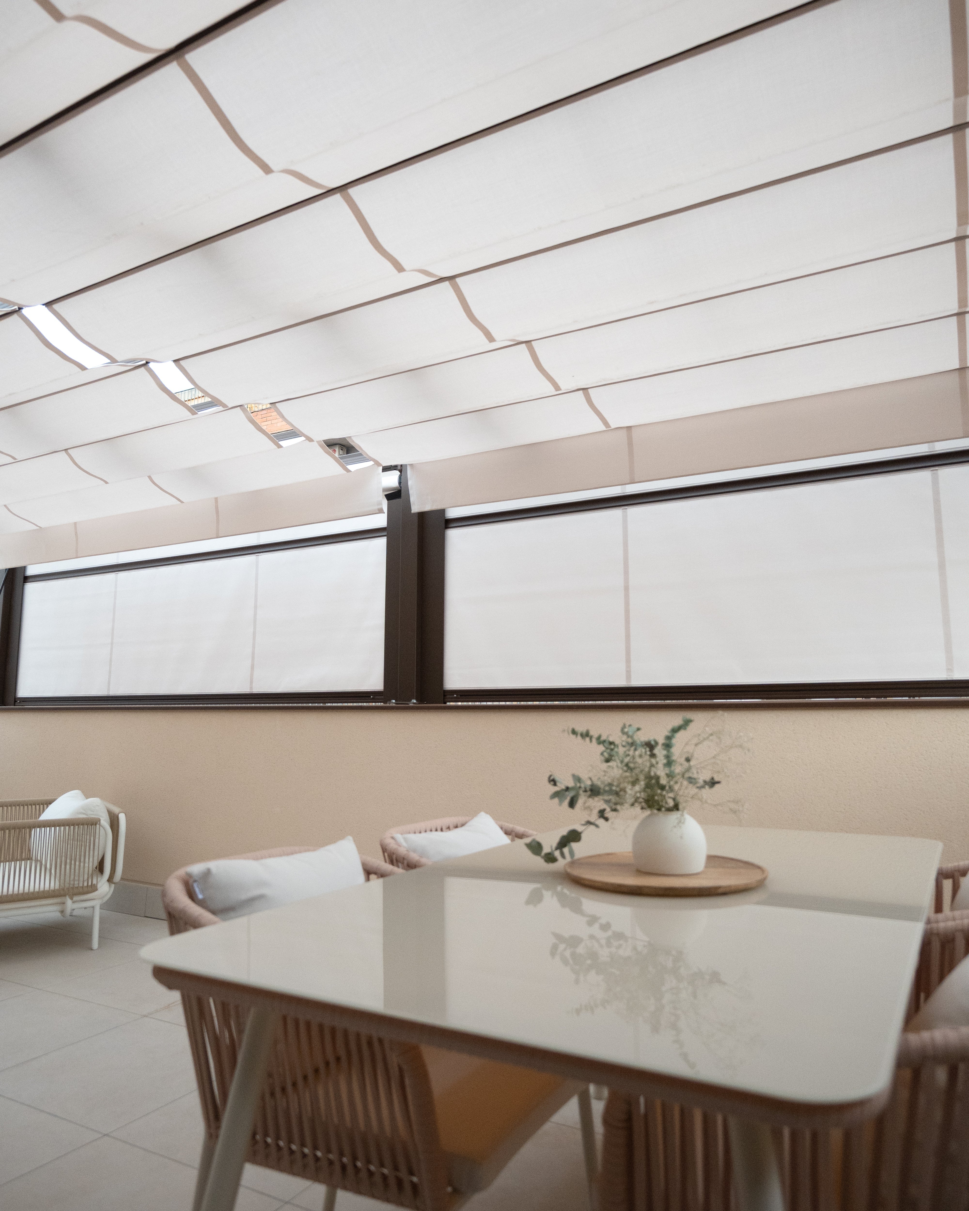 Instalación de cortinas en dúplex reformado en Sabadell