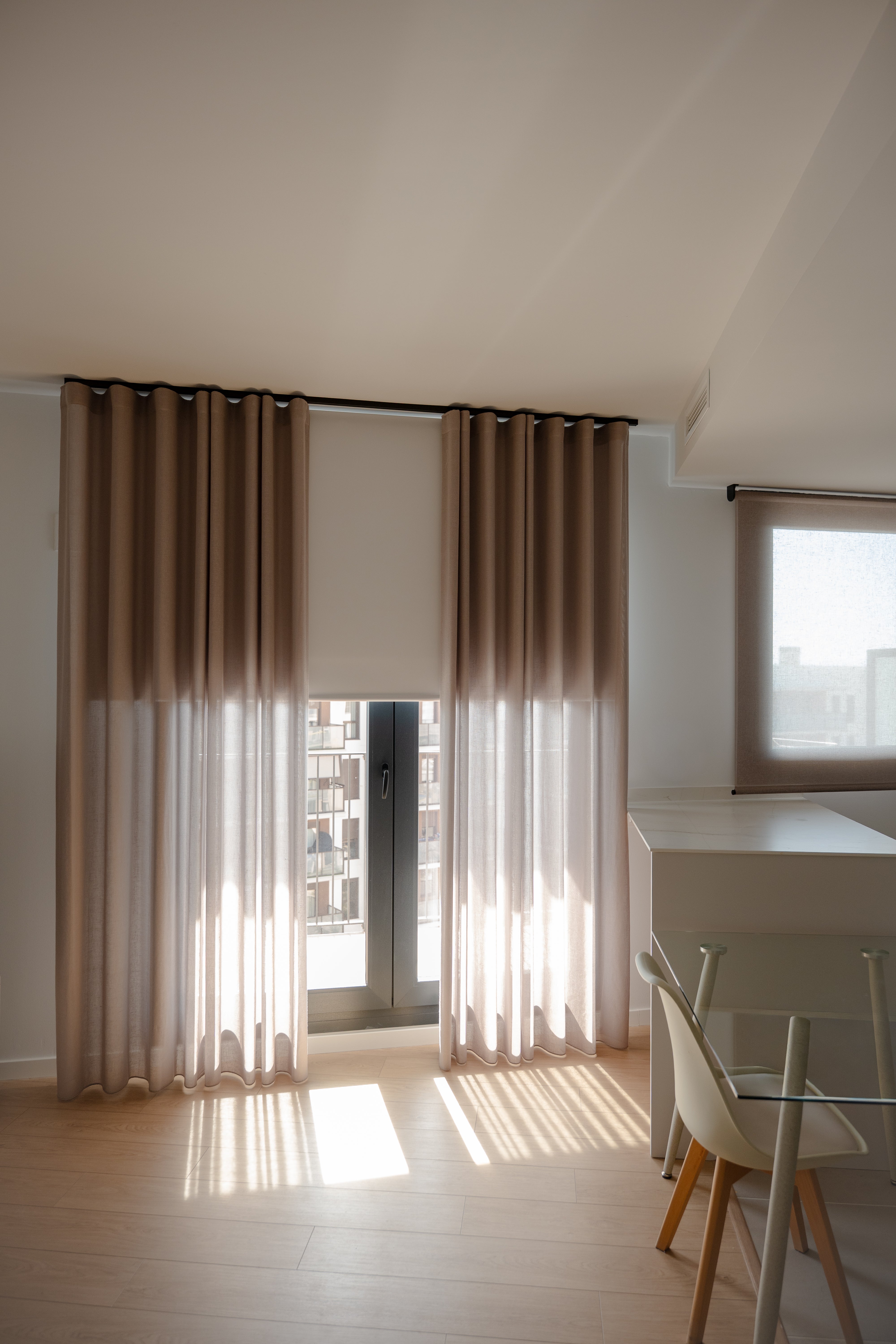 Instalación de cortinas onda perfecta en Llevant