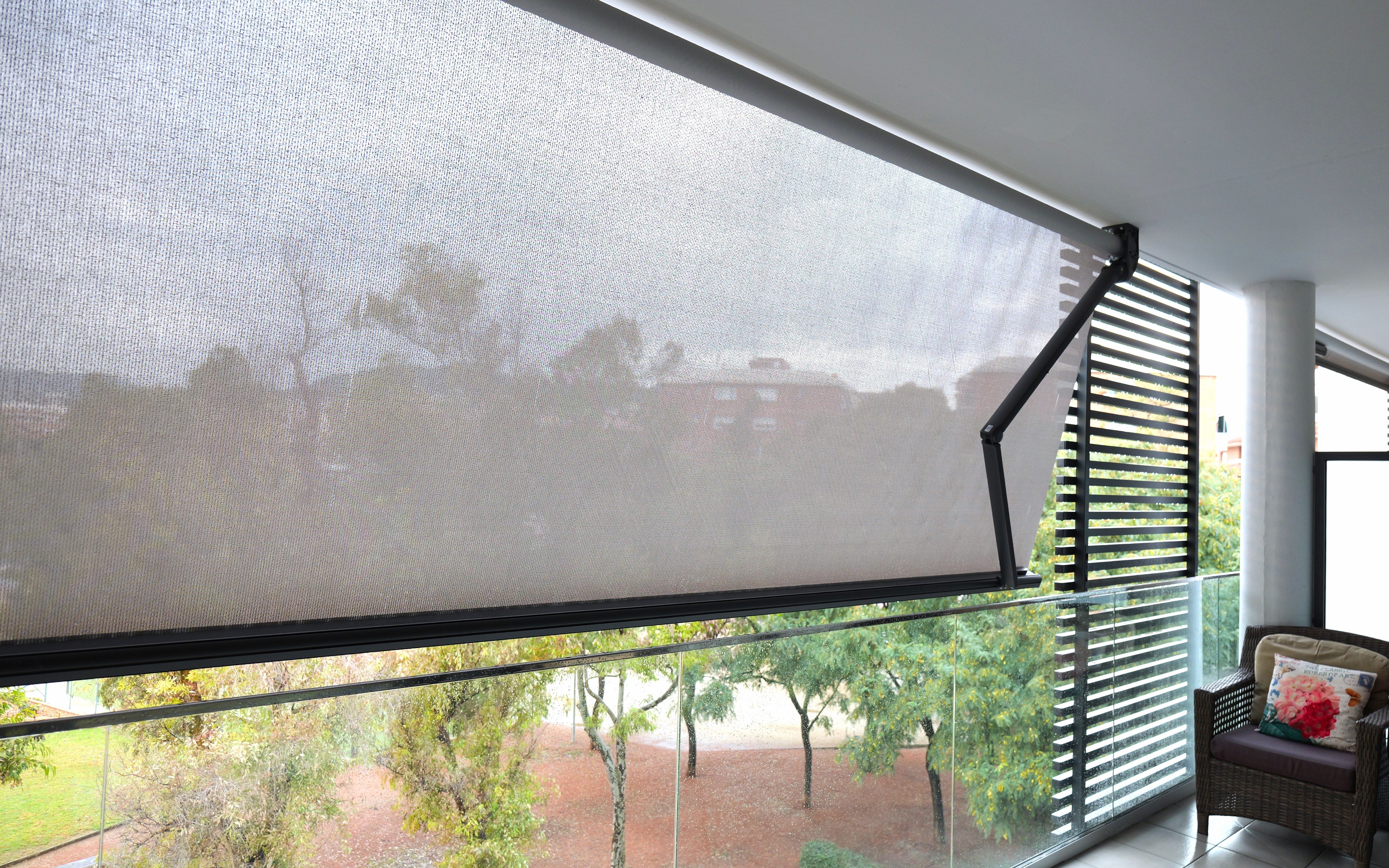 Instalación de Toldo de brazo articulado en una vivienda de Viladecans