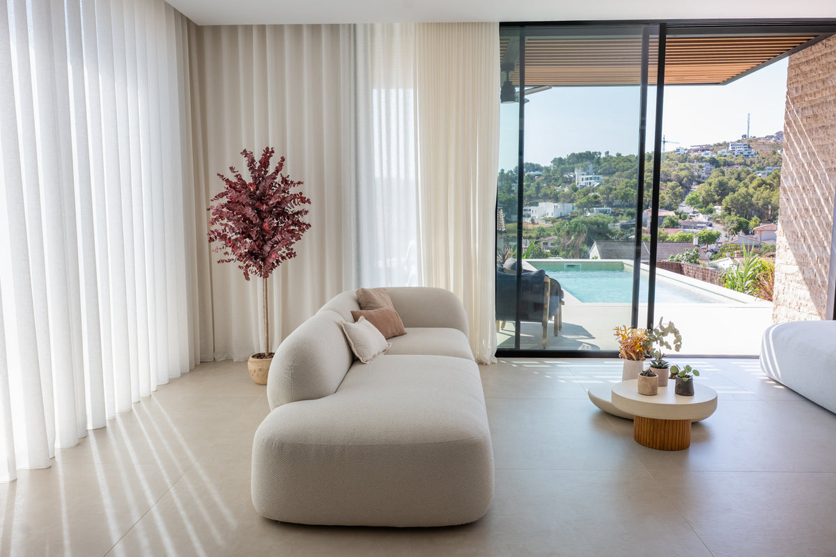 Instalación de cortinas de onda perfecta en Sitges